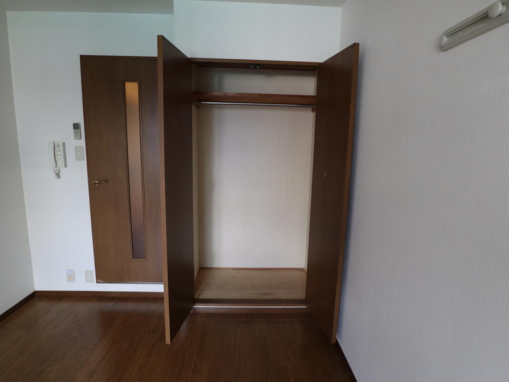 収納　クローゼット