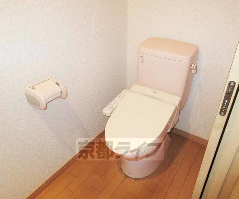 トイレ　ウォシュレット付き！
