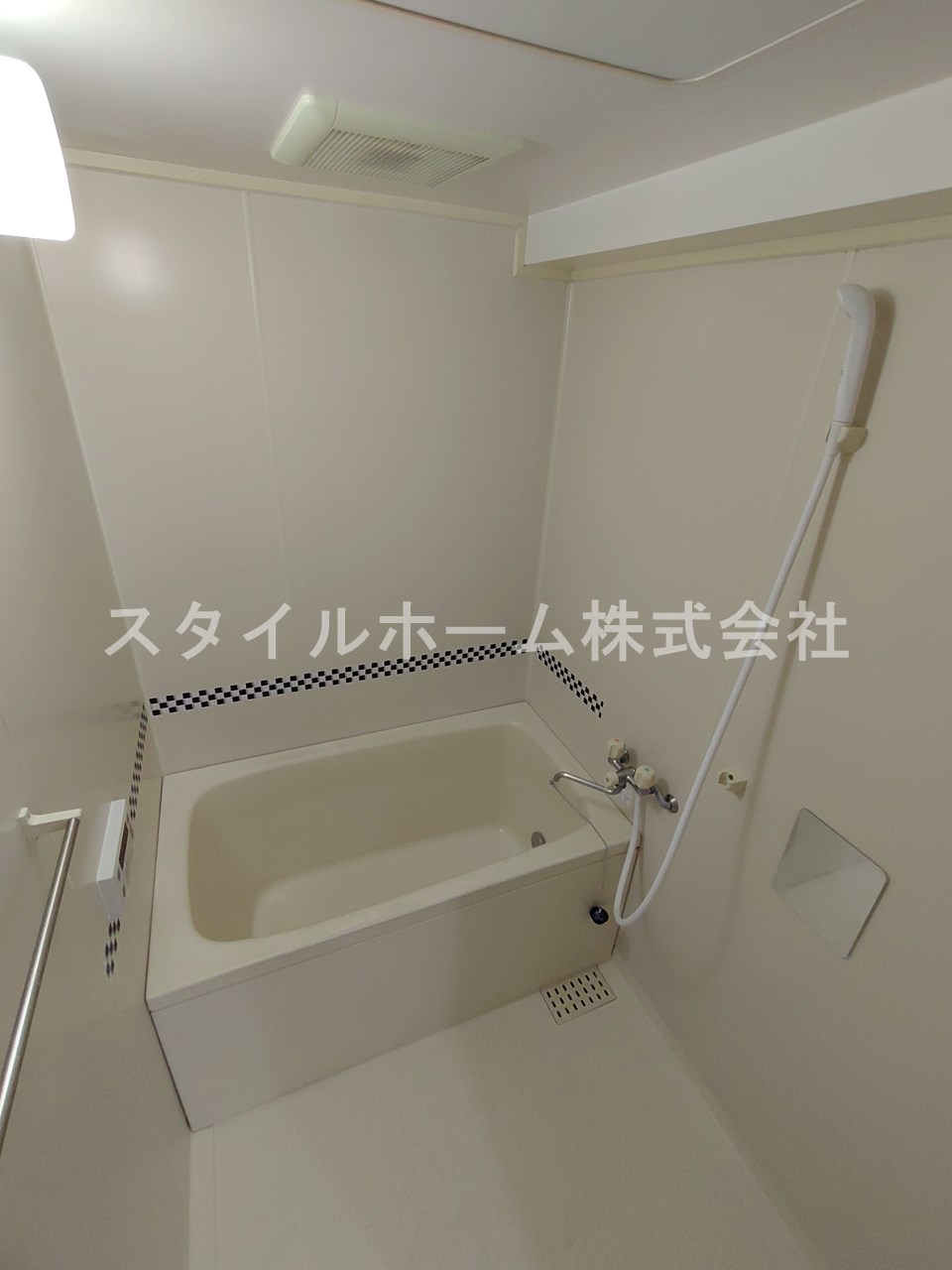 バス・シャワールーム　別部屋写真です。