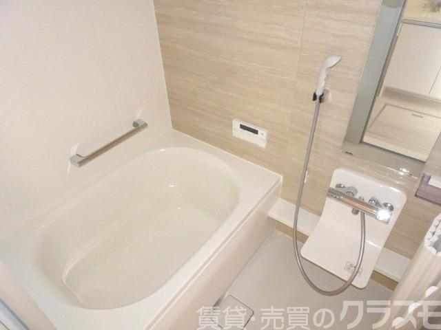 バス・シャワールーム　浴室乾燥機＆追い焚き機能付きバス♪