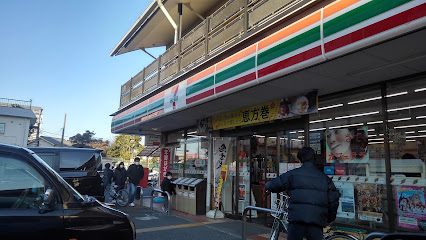 コンビニ　セブンイレブン 足立舎人2丁目店（コンビニ）まで559m
