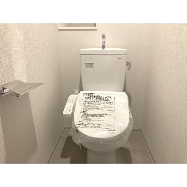トイレ　※写真は別室の参考です。現況優先