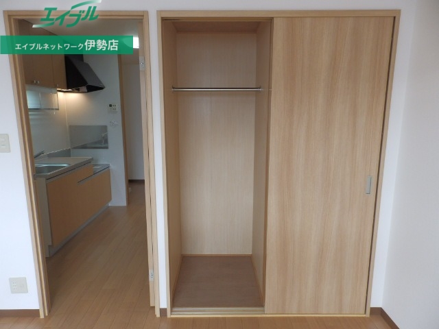 収納　同型参考写真