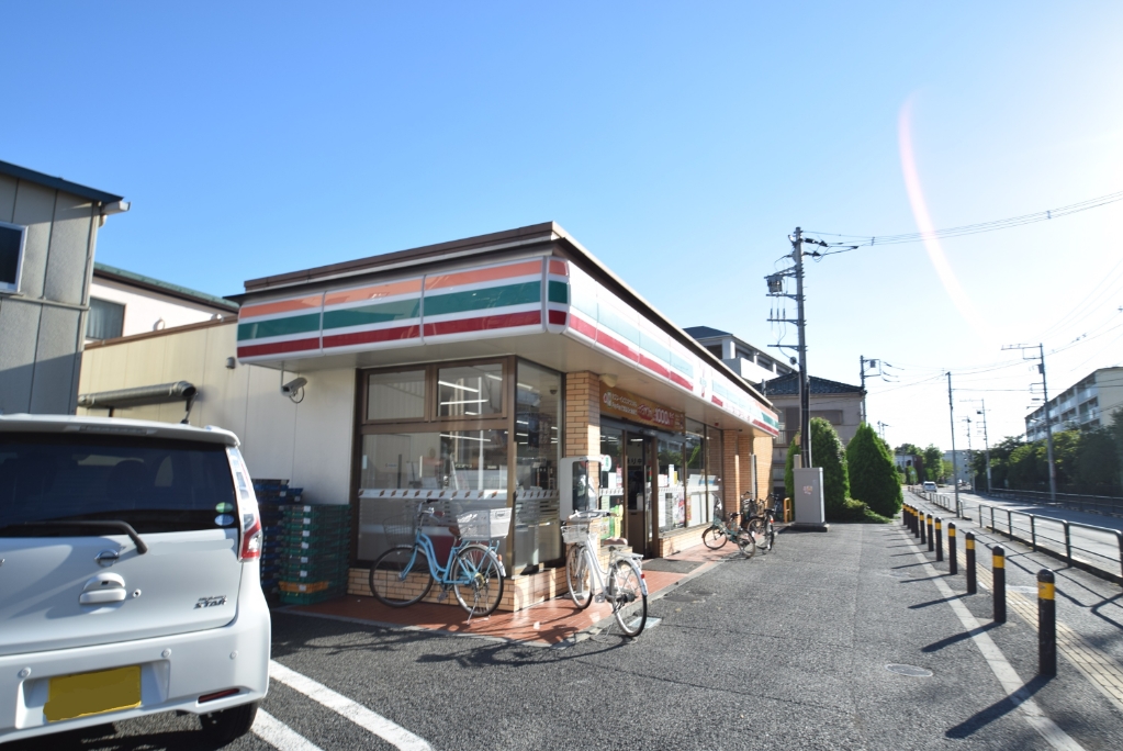 コンビニ　セブンイレブン（コンビニ）まで414m
