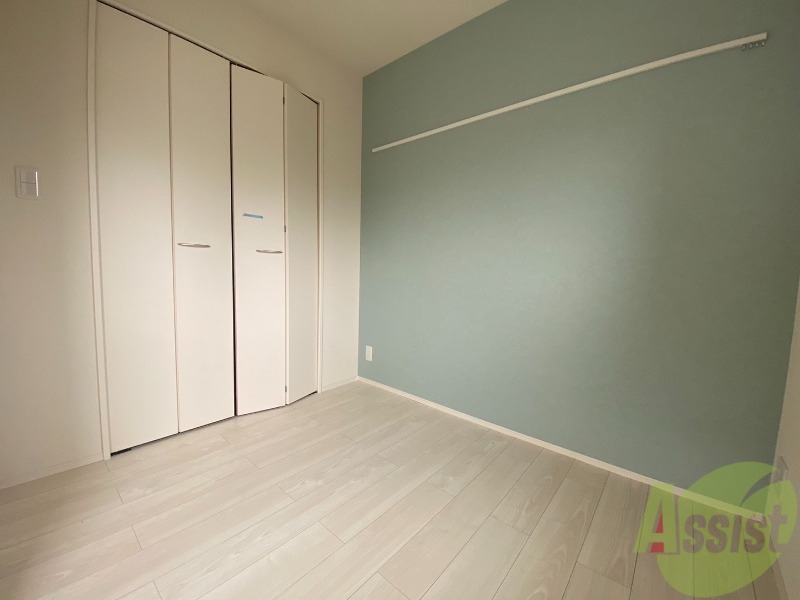その他部屋・スペース　こちらのお部屋にも大きな窓があり、しっかり明るいです。