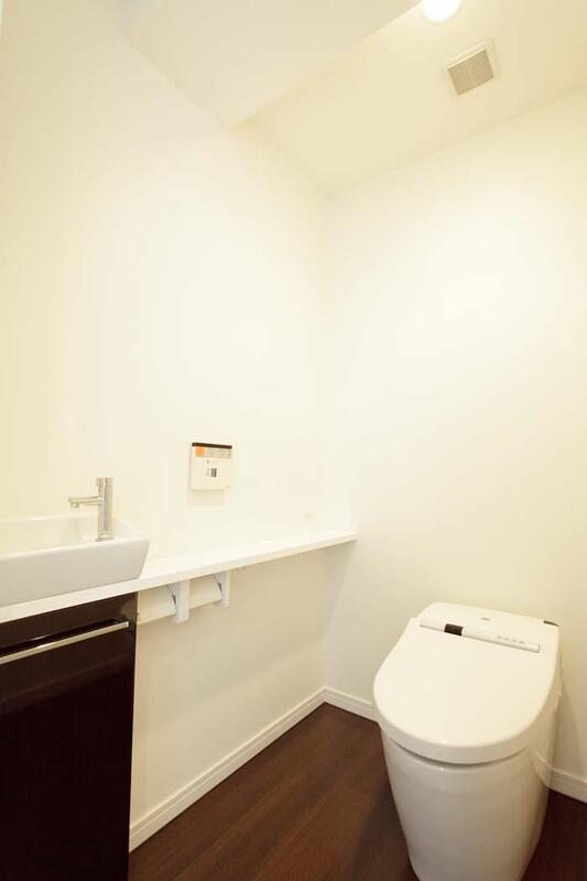 六本木エムケイアートレジデンスのトイレ写真