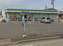 コンビニ　ファミリーマート 港金船町店（コンビニ）まで555m