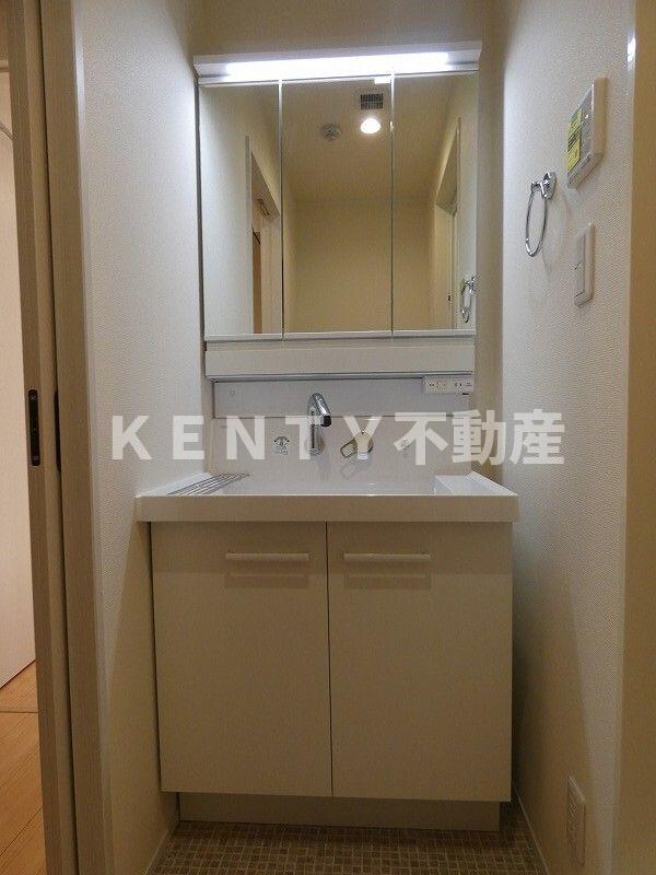 洗面設備　脱衣スペースもあります