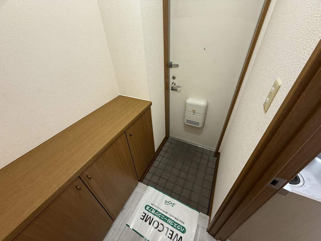 シティベール石田B棟の玄関写真