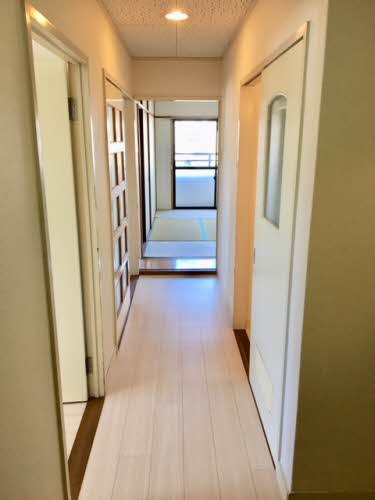 玄関　※別のお部屋の写真です