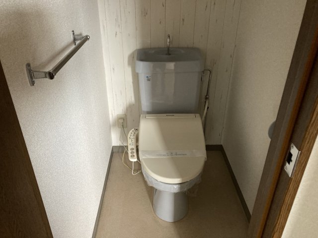 【メゾンド・オパールのトイレ】