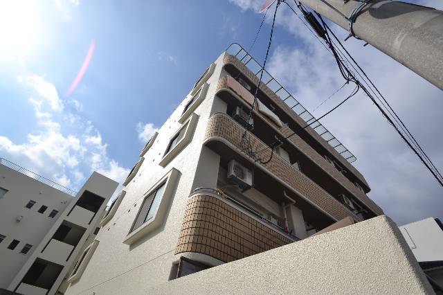 広島市西区三滝町のマンションの建物外観