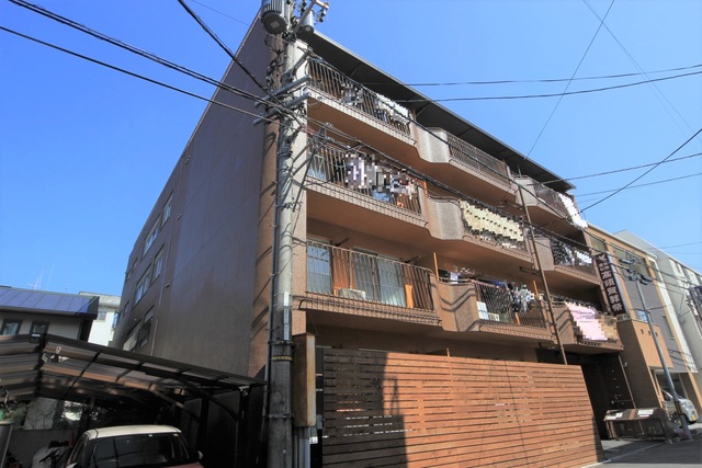 松山市永木町のマンションの建物外観
