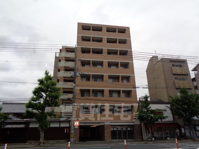 京都市下京区西七条中野町のマンションの建物外観