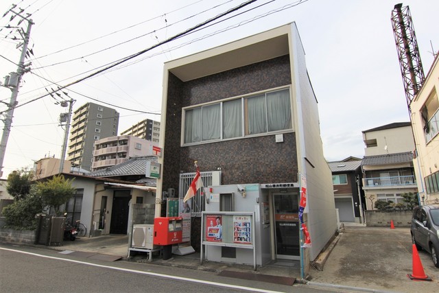 【松山市祇園町のマンションの郵便局】