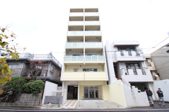 広島市中区西白島町のマンションの建物外観