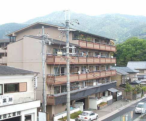 京都市伏見区醍醐中山町のマンションの建物外観