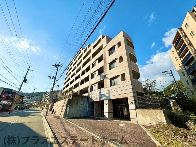 神戸市須磨区高倉町のマンションの建物外観