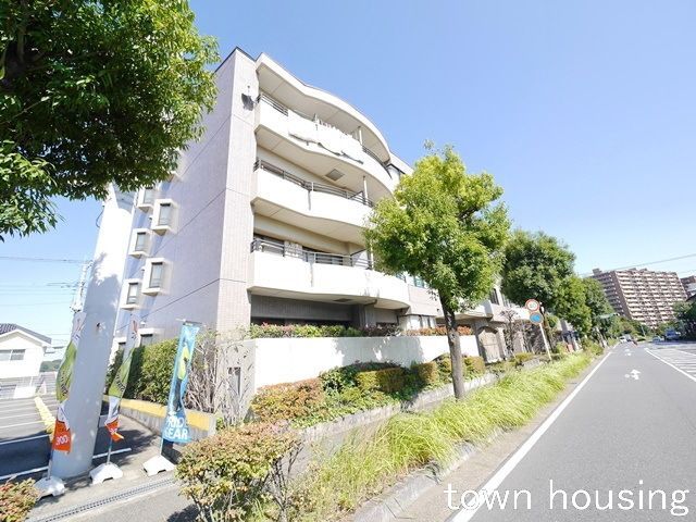 横浜市都筑区茅ケ崎東のマンションの建物外観