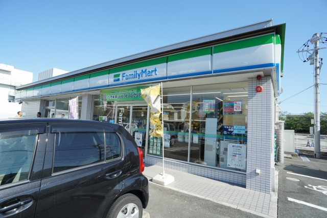 コンビニ　ファミリーマート　浜松市野店（コンビニ）まで811m