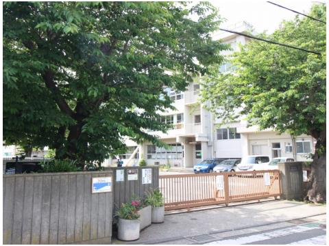 【Sea Residence Fusatake　手前の小学校】