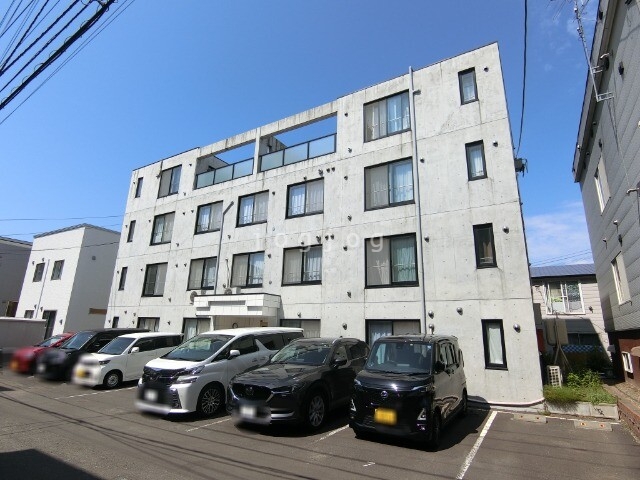 札幌市白石区東札幌一条のマンションの建物外観