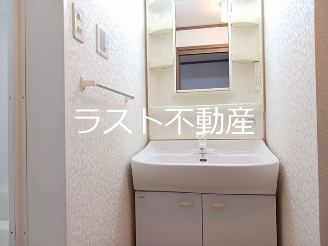 【薩摩川内市中郷のアパートの洗面設備】