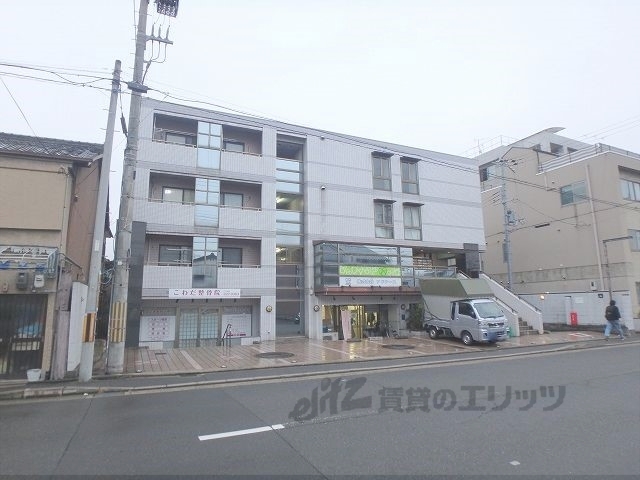 【京都市右京区西院西今田町のマンションの建物外観】