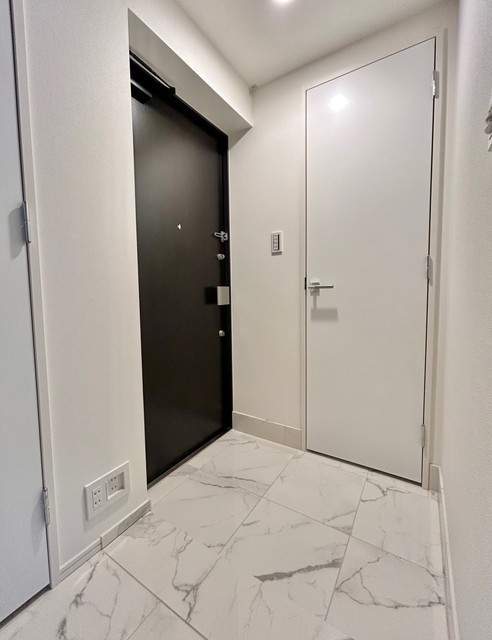 玄関　大理石仕様