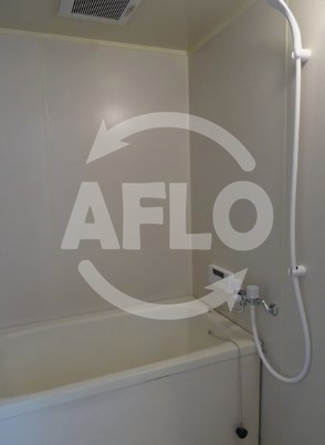 バス・シャワールーム　ヴィラスリースター鶴浜　浴室