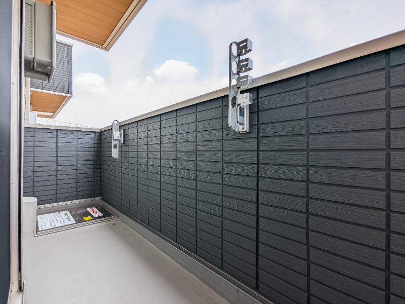 バルコニー　図面と現状に相違がある場合には現状を優先