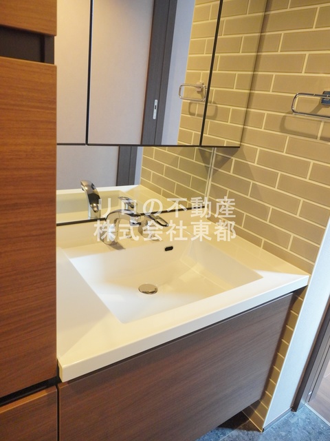 洗面設備　収納豊富な独立洗面台設置済みです♪