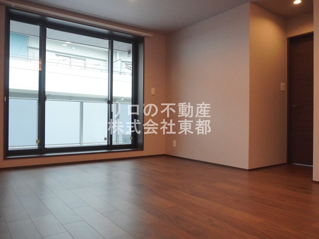 居室・リビング　広いリビングでゆったりくつろげる憩いの空間♪