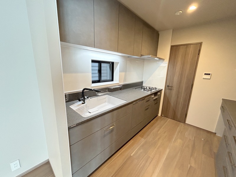 キッチン　★ガス3口グリル付きのシステムキッチン★