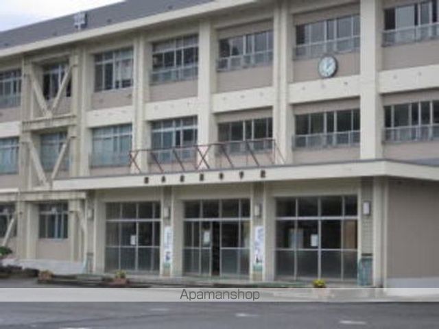 中学校　勝山南部中学校（中学校）まで400m