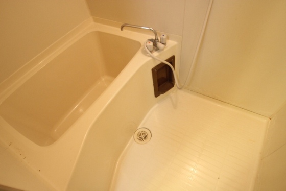 バス・シャワールーム　※別号室の写真です