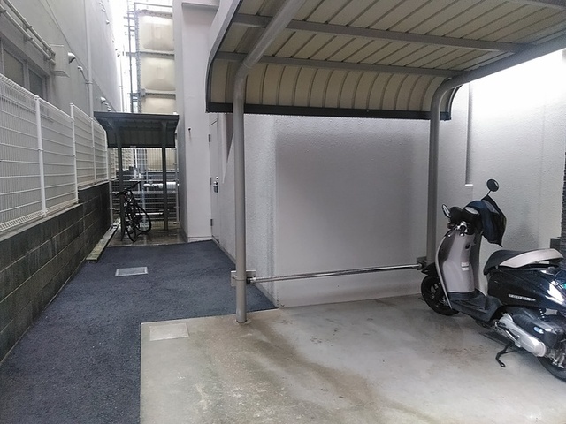 その他　駐輪場（バイク置き場）