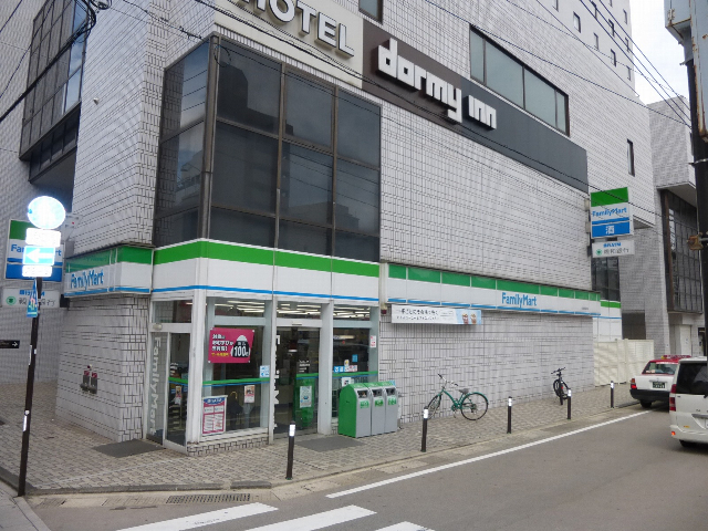 コンビニ　ファミリーマート長崎銅座町店（コンビニ）まで221m