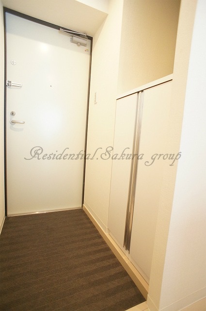 玄関　ゆったりとした玄関スペースです♪