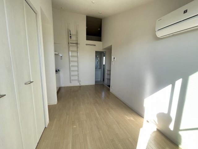 居室・リビング　居間です