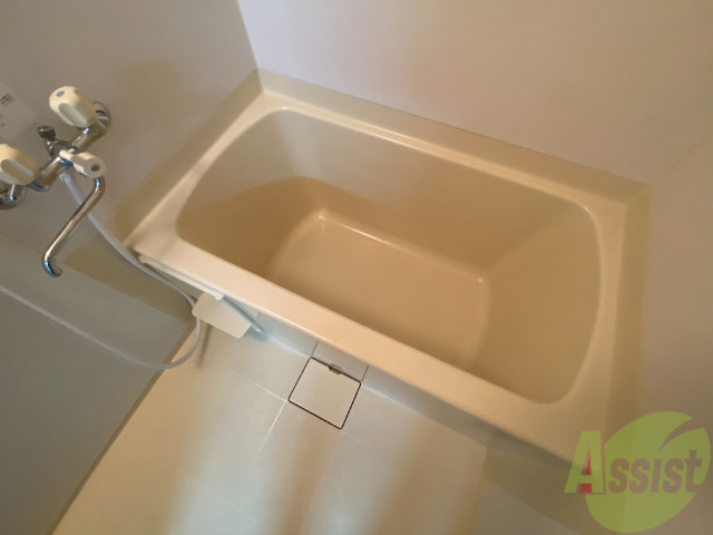 バス・シャワールーム　バスルームは一日の疲れを癒す大切な場所です。