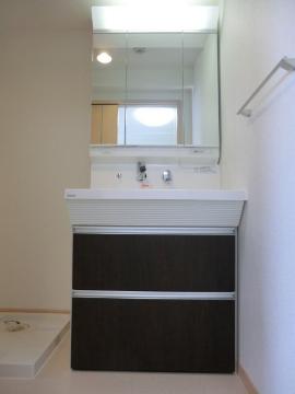 ヴォワラクテノース　洗面設備　シャンプードレッサー