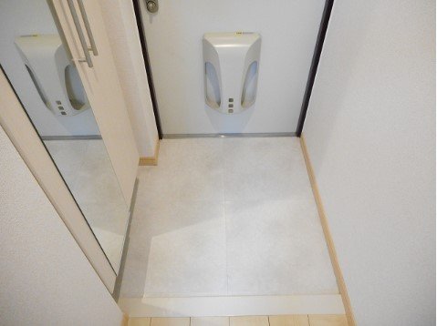 ヴォワラクテノース　玄関　玄関内