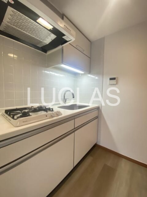 キッチン　コンパクトながらも利便性は良好♪収納付！