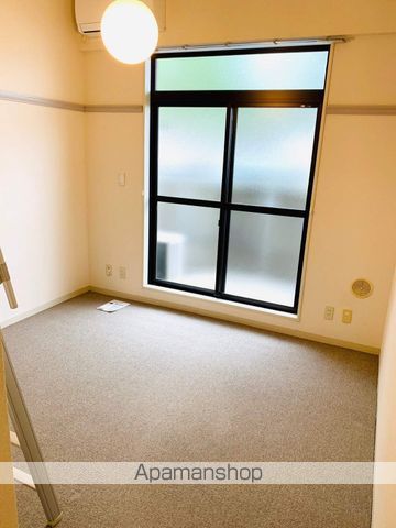 レオパレスパティオの居間写真