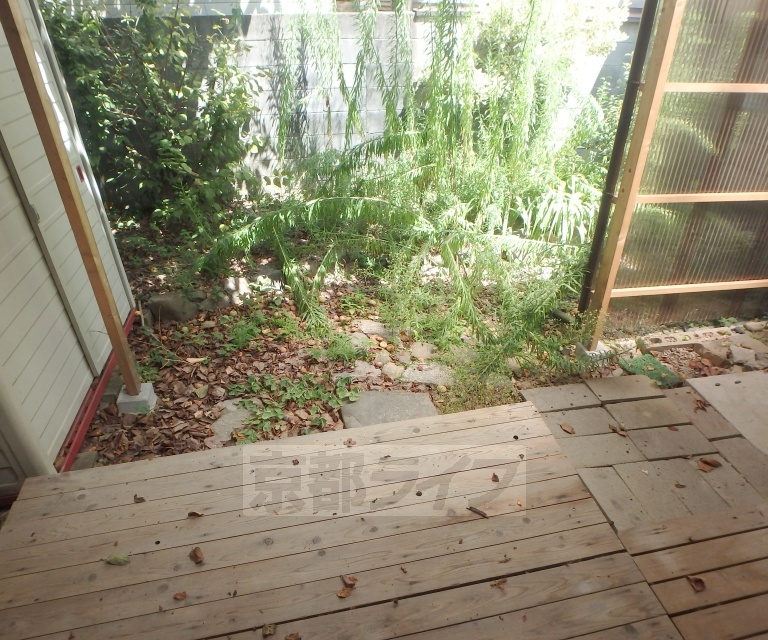 バルコニー　広々したお庭です。