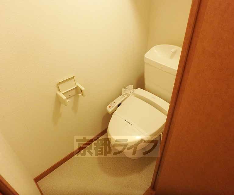 トイレ　ウォシュレット付トイレです