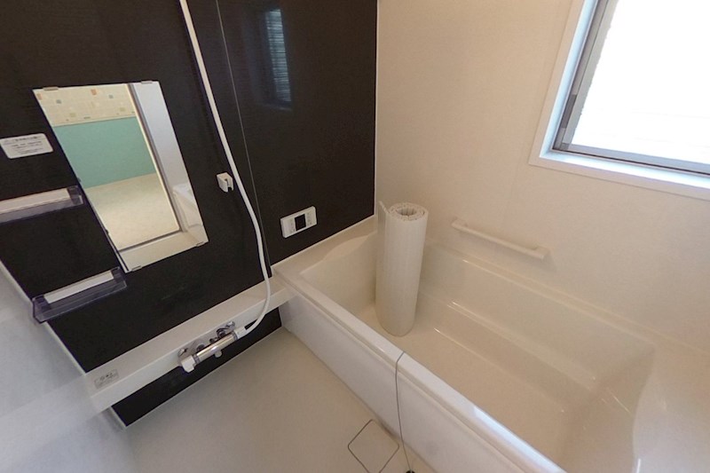 バス・シャワールーム　一坪タイプの大きなお風呂！ご家族で