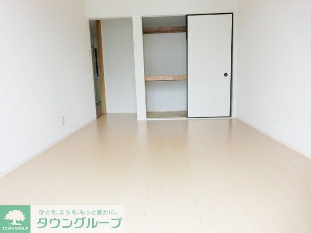 居室・リビング　南向きの明るい居室