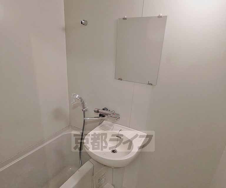 洗面設備　プチ洗面台付です